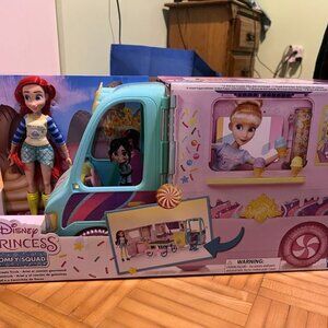 Disney Princess Comfy Squad Doll Ariel and her Sweet Treats Truck 18 pieces New